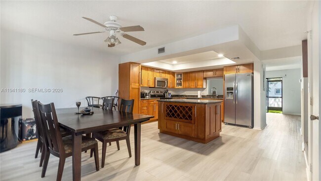 Foto del edificio - 9487 NW 42nd St