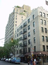 Building Photo - 218 W 10th St