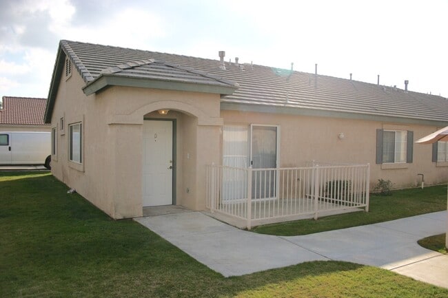 Building Photo - 4404 Pebble Creek Dr