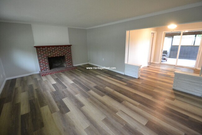 Foto del edificio - North College Hill 4 Bedroom with Covered ...