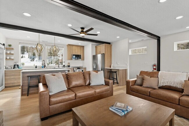 Foto del edificio - 220 Circle Dr