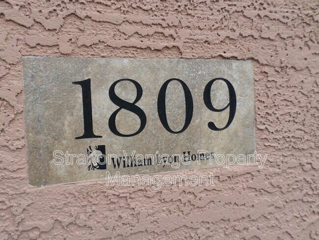 Building Photo - 1809 S Balboa Dr