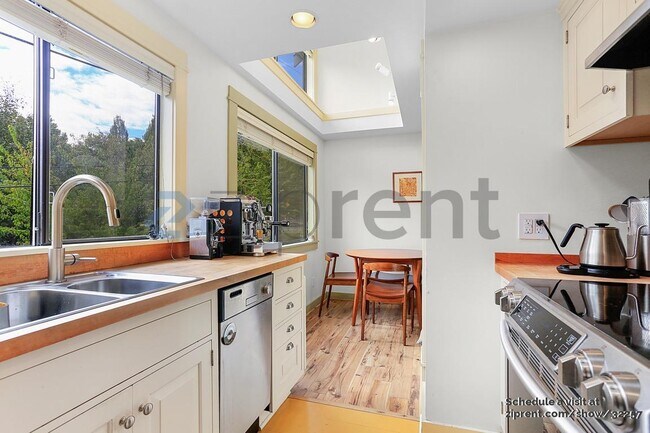 Foto del edificio - 202 25th Ave E