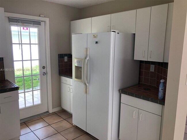 Building Photo - 11274 SW 64th Ln