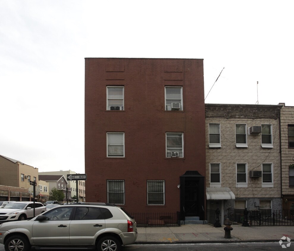 Foto del edificio - 292 Manhattan Ave