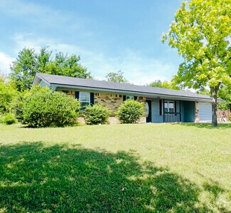 Building Photo - 504 N Avenue X