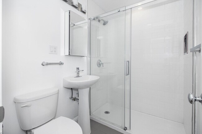 Foto del edificio - 355 Fulton St