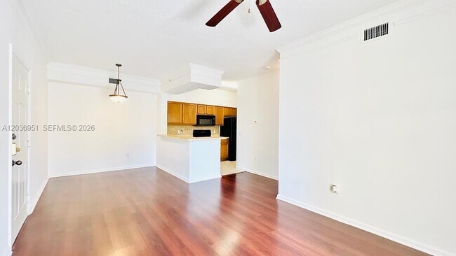 Foto del edificio - 2304 Myrtlewood Cir E