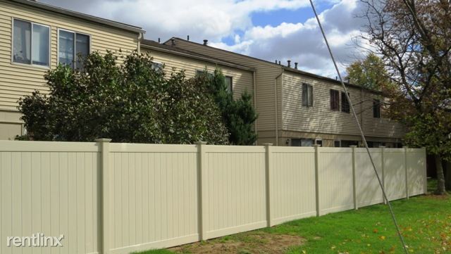 Building Photo - I1 Cedar Cir