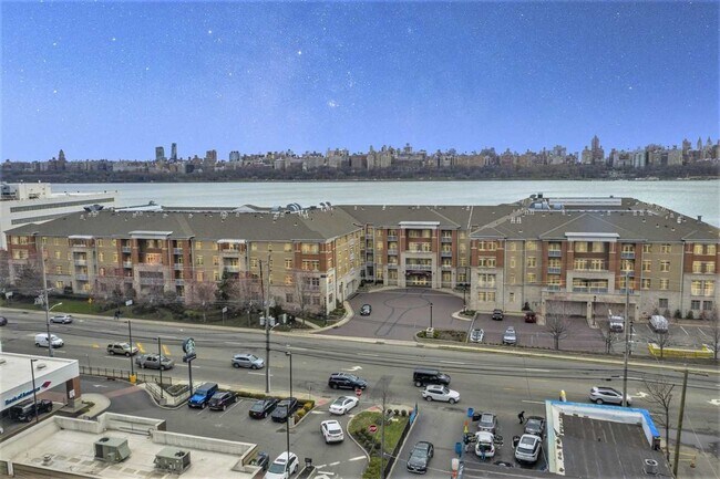 Building Photo - 7400 River Rd