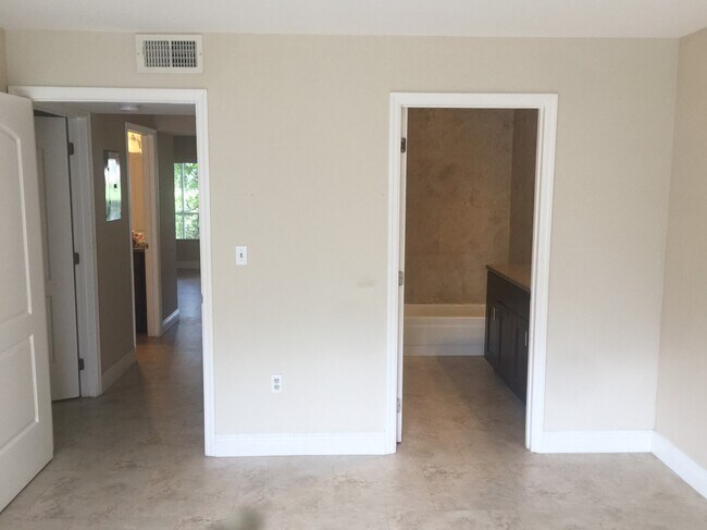 Foto del edificio - 2371 NW 33rd St