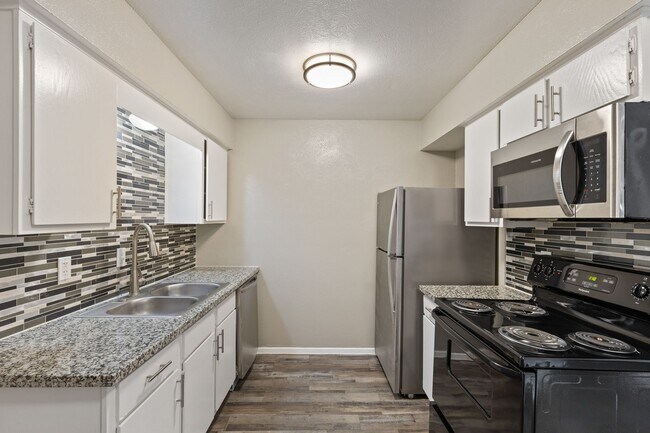 Foto del edificio - Cottonwood Park Village