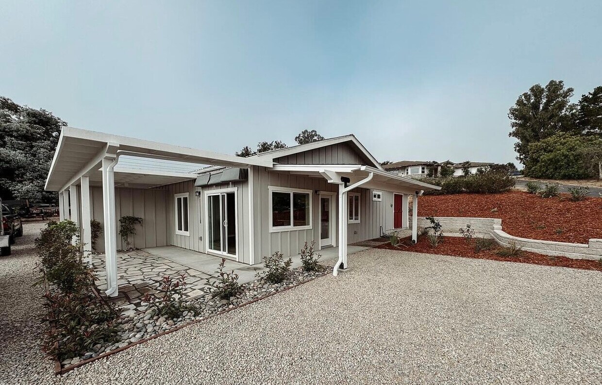 Primary Photo - 215 Burkhill Ln