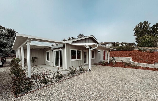 Building Photo - 215 Burkhill Ln