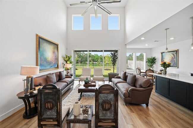 Foto del edificio - 8022 Hingham Ln