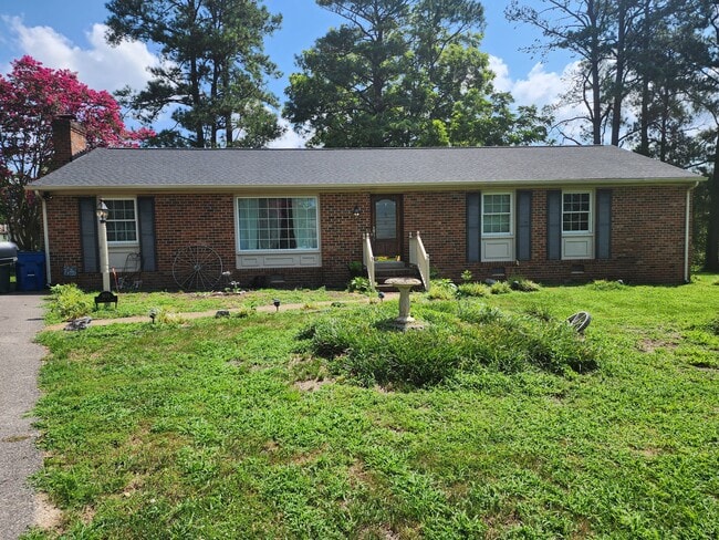 Building Photo - 8176 Surrey Ct