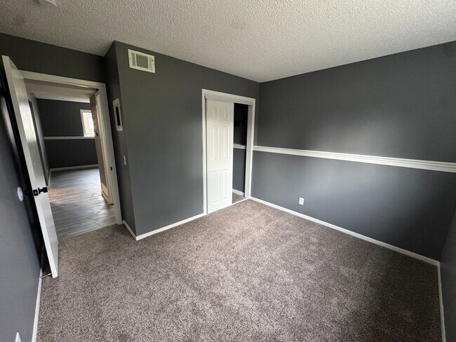 Foto del edificio - 317 N Bridge Ln