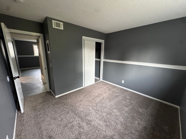 Building Photo - 317 N Bridge Ln