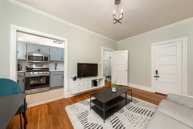 Foto del edificio - 1711 35th St NW