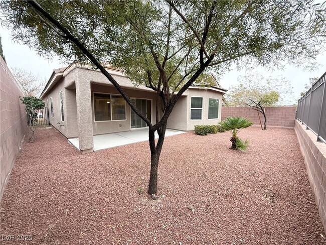 Foto del edificio - 2600 Bechamel Pl