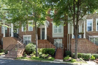 Building Photo - 2315 Limehurst Dr