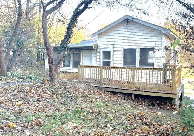 Building Photo - 47 Main St