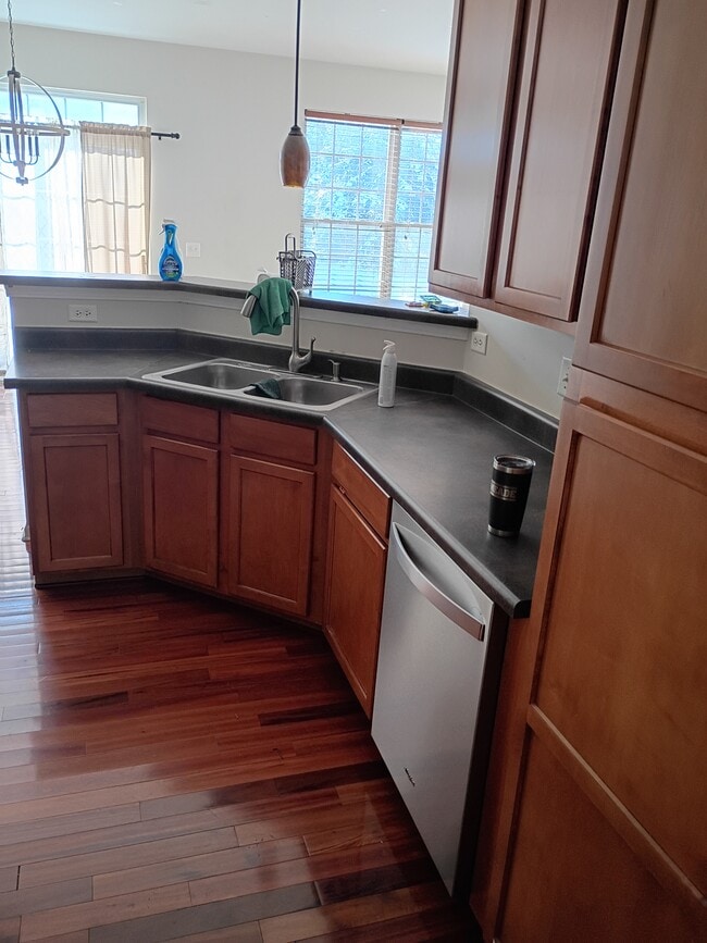 Building Photo - 188 Concord Dr S