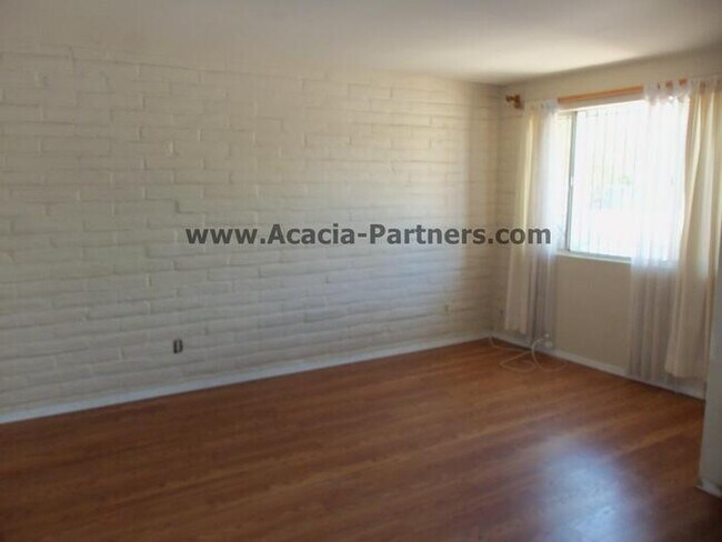 Foto del edificio - Sam Hughes Close to U of A and Himmel Park