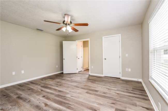 Building Photo - 2630 Canoe Ln
