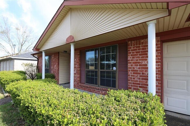 Foto del edificio - 1331 Gentle Bend Dr