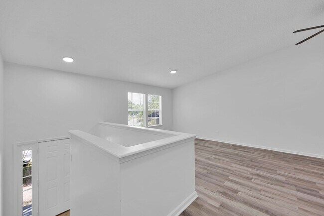 Foto del edificio - MOVE IN SPECIAL! ONE MONTH FREE RENT!!  JACKSONVILLE, FL TOWNHOME