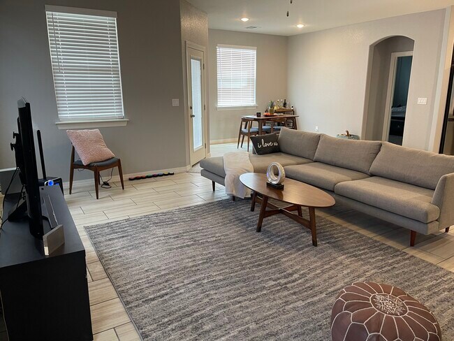 Foto del edificio - 4704 Marisabel Azcarate St