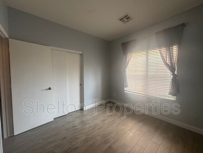 Foto del edificio - 625 N Hamilton St