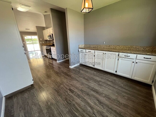 Building Photo - 1408 Fairway Dr