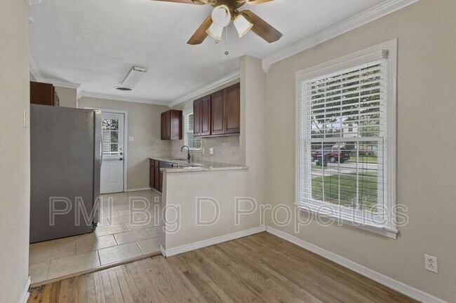 Building Photo - 3926 Cortez Dr