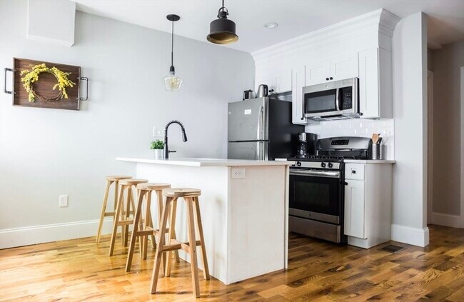 Foto del edificio - 143 Everett St