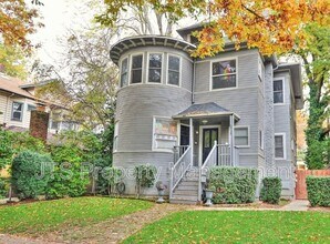Building Photo - 1717 H St