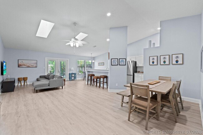 Building Photo - 1599 Bayridge Pl