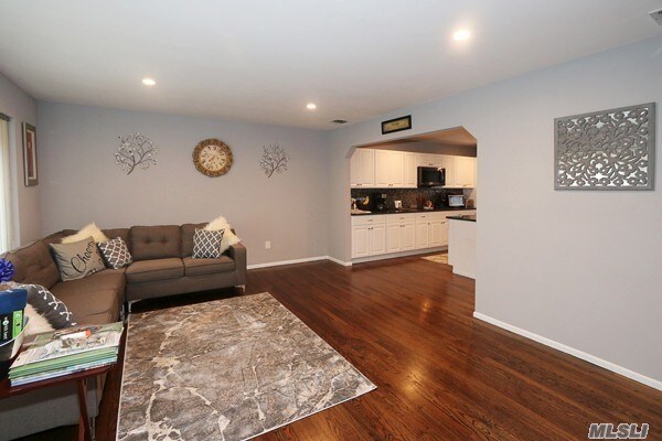 Foto del edificio - 345 Parkway Dr