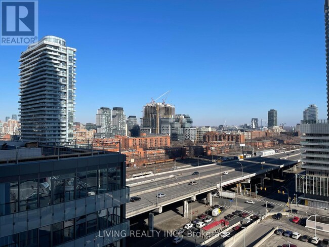 Building Photo - 138-1138 Downes St