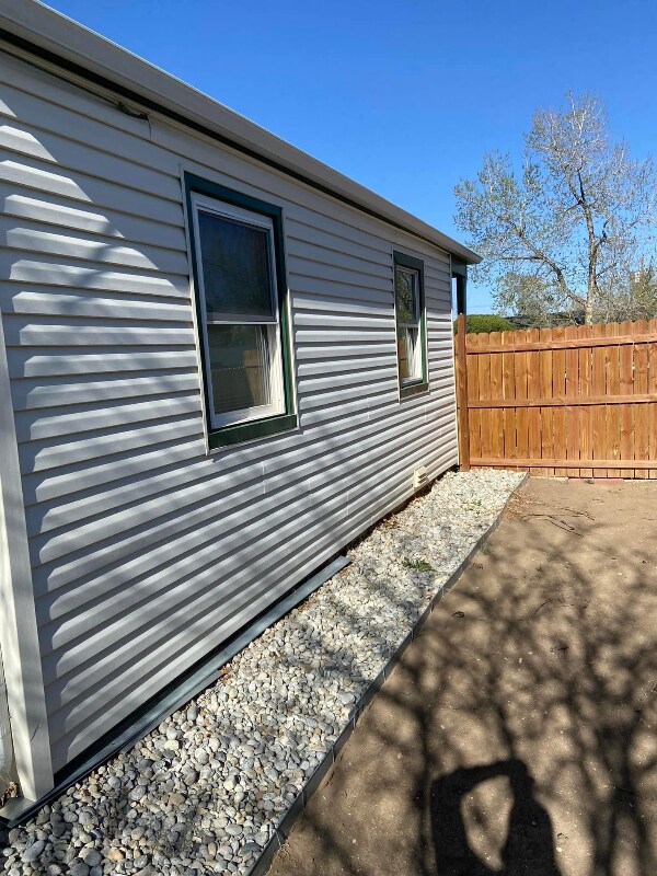 Building Photo - 1601 S Yates St