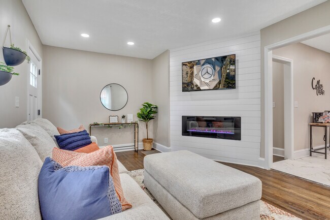 Building Photo - 1769 Beecher St SW