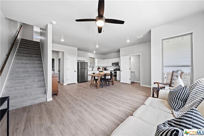 Building Photo - 731 Meiomi Dr