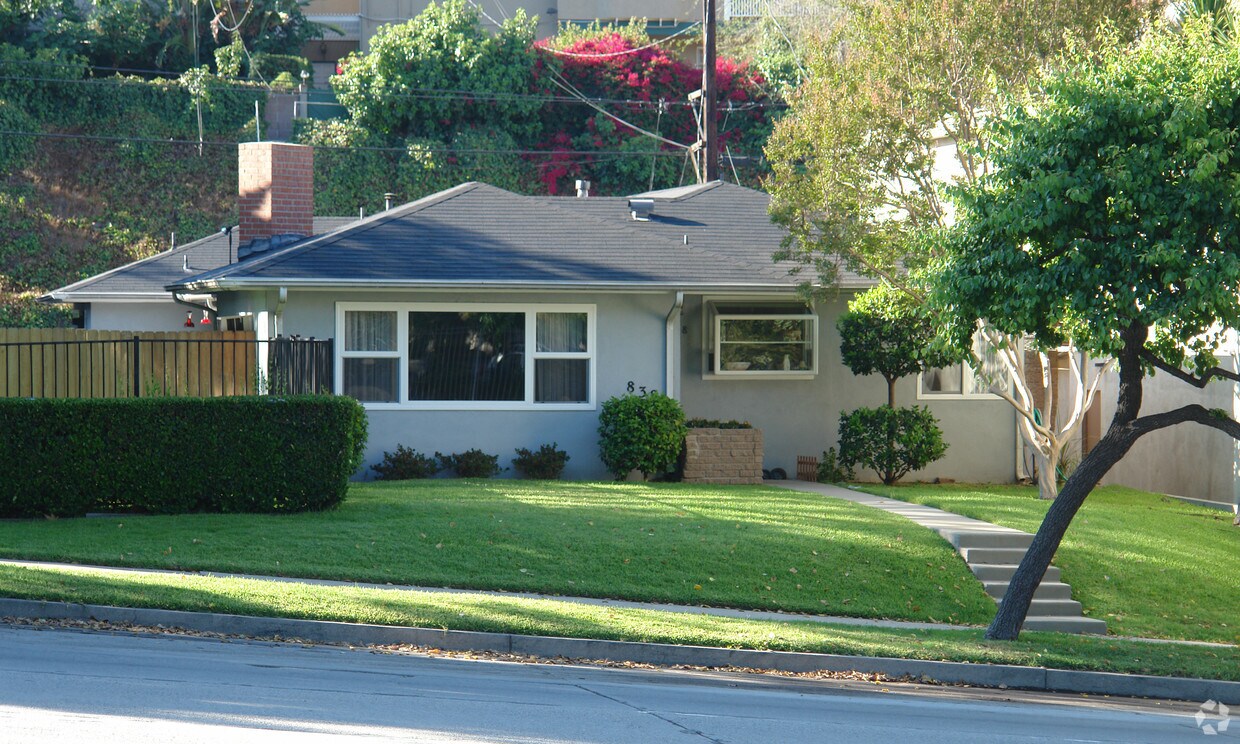 Foto principal - 832 Colorado Blvd