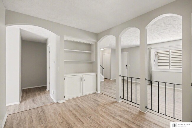 Building Photo - 1009 Willow Ave