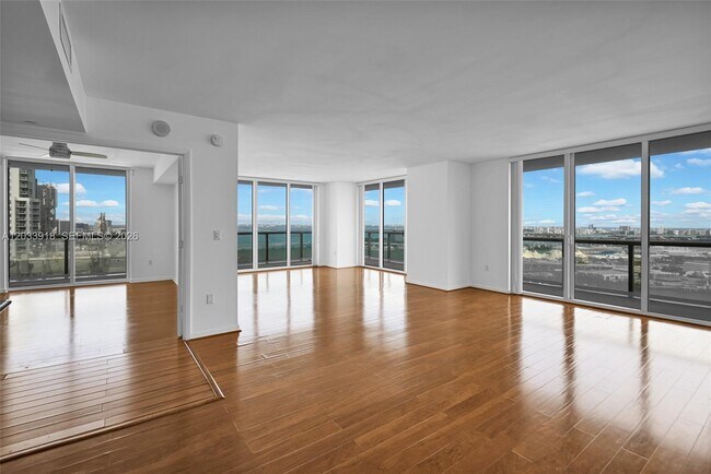Foto del edificio - 50 Biscayne Blvd