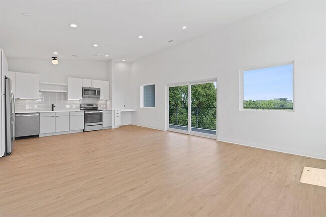 Foto del edificio - 100 Mockingbird Ln W