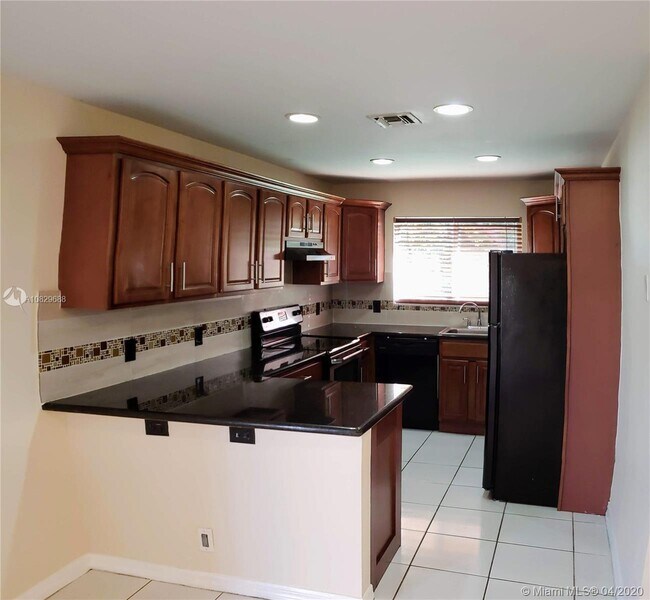 Building Photo - 2532 NE 184th Terrace