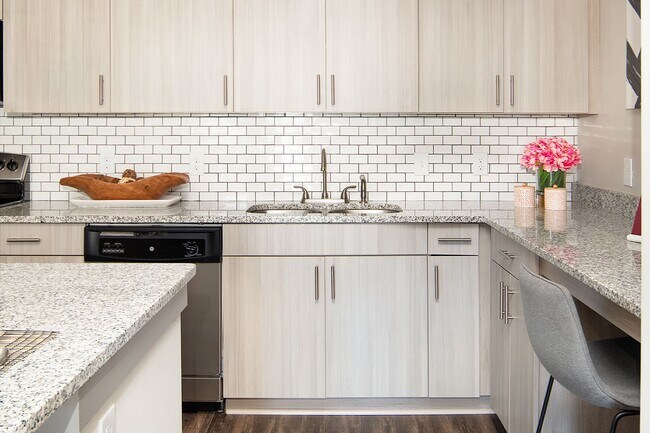 Foto del edificio - One White Oak Apartments