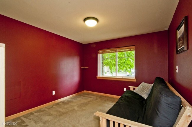 Foto del edificio - 2492 SW Webster St